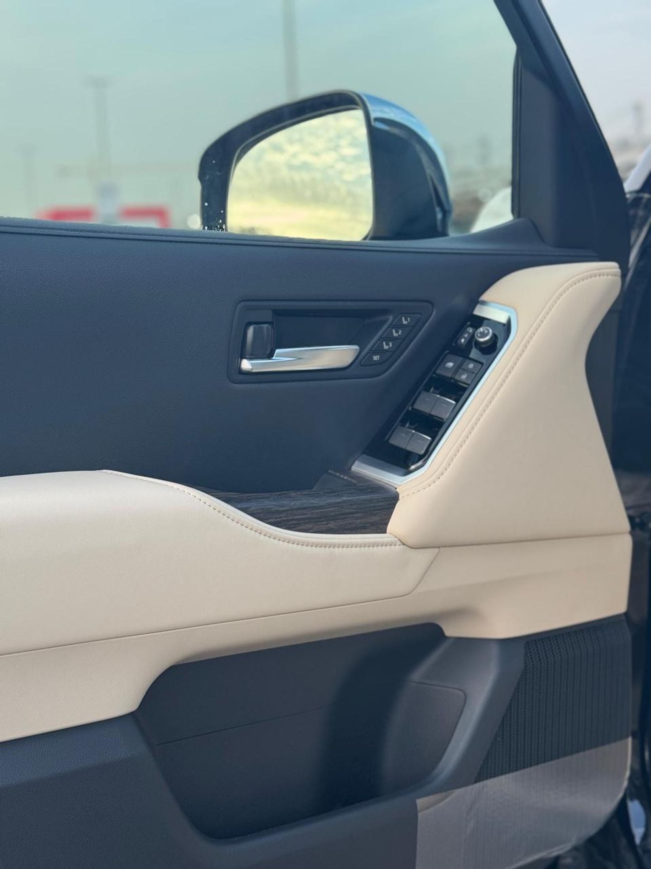 Toyota Land Cruiser TOYOTA LAND CRUISER VXR 4.0 2026 full  GCC Al Futtaim option  Black inside beige