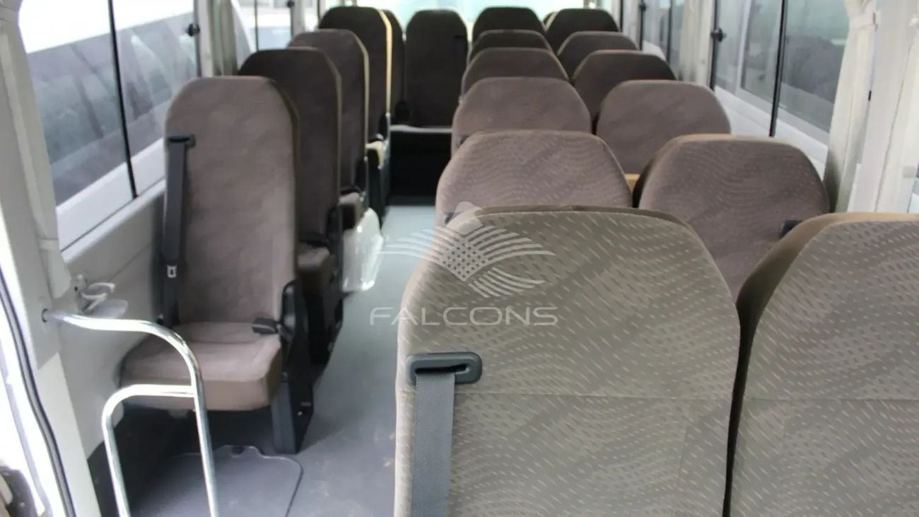 تويوتا كوستر 22 seats – Diesel, V6, Manual Transmission