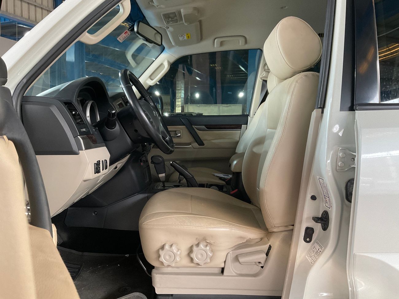 ميتسوبيشي باجيرو GLS Midline | شامل الضمان | 0 ﺪﻔﻋﺓ ﺃﻮﻟﻯ