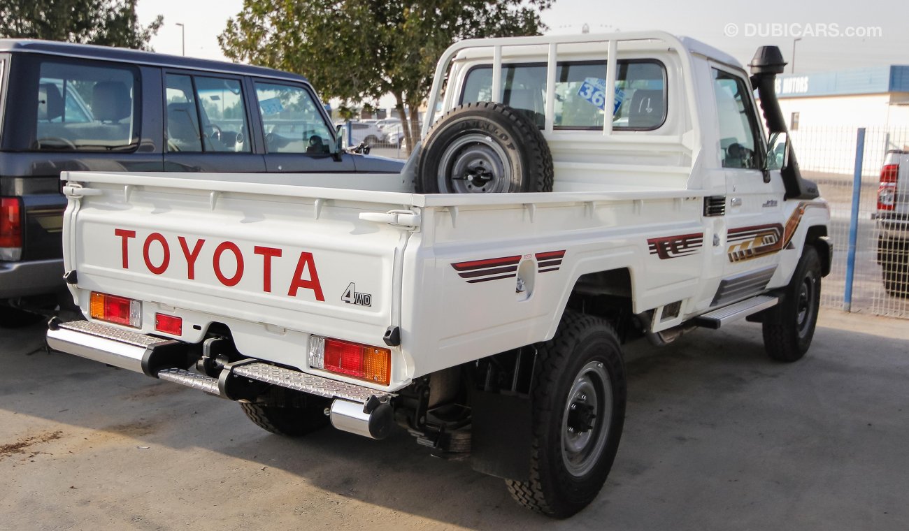 Toyota Land Cruiser Pick Up