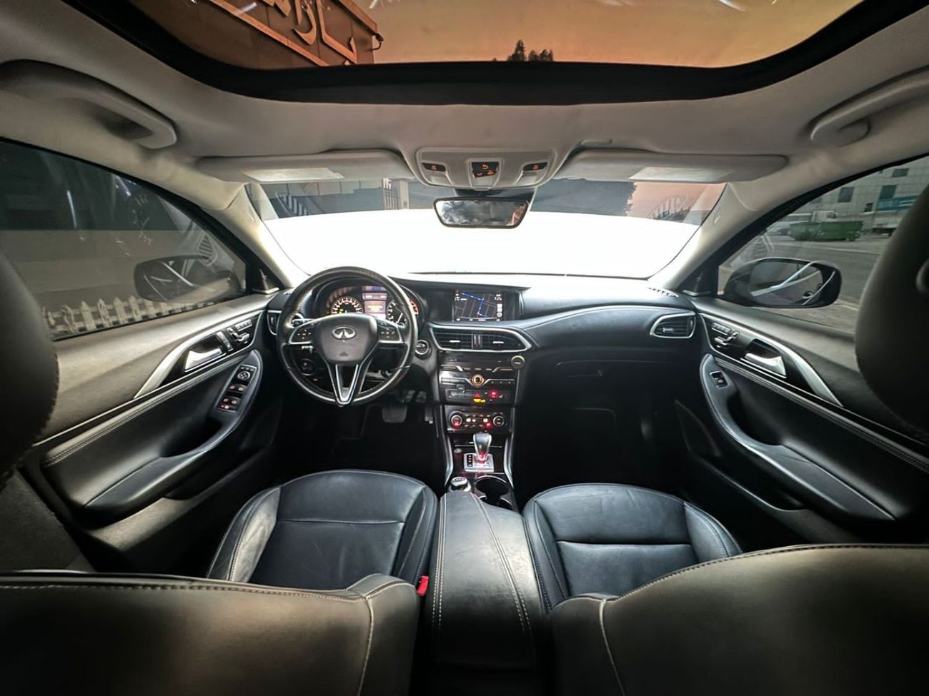 Infiniti Q30 Premium