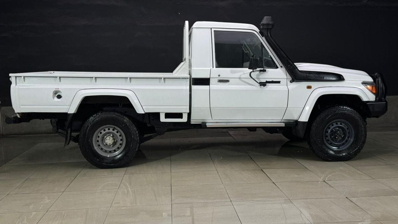 Toyota Land Cruiser Pick Up LAND CRUISER PICKUP ,MODEL YEAR 2020 ,DIESEL 4.5 LITER ,RIGHT HAND DRIVE