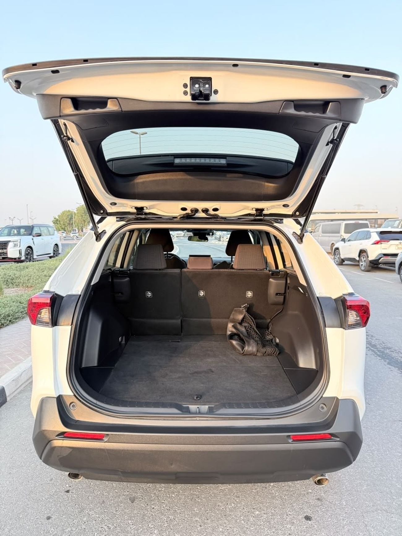 تويوتا راف ٤ Le 2.5L 2025