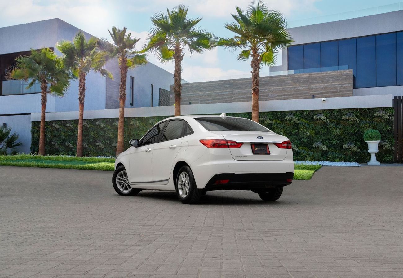 Ford Escort | 842 P.M  | 0% Downpayment | Perfect Condition!