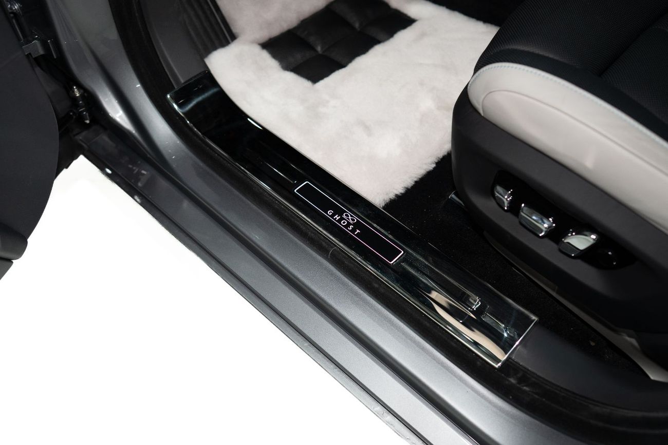 Rolls-Royce Ghost VERY LOW MILEAGE | 2024 ROLLS ROYE GHOST | BLACK BADGE | STARLIGHT | REAR TVS | | CARBON RIMS