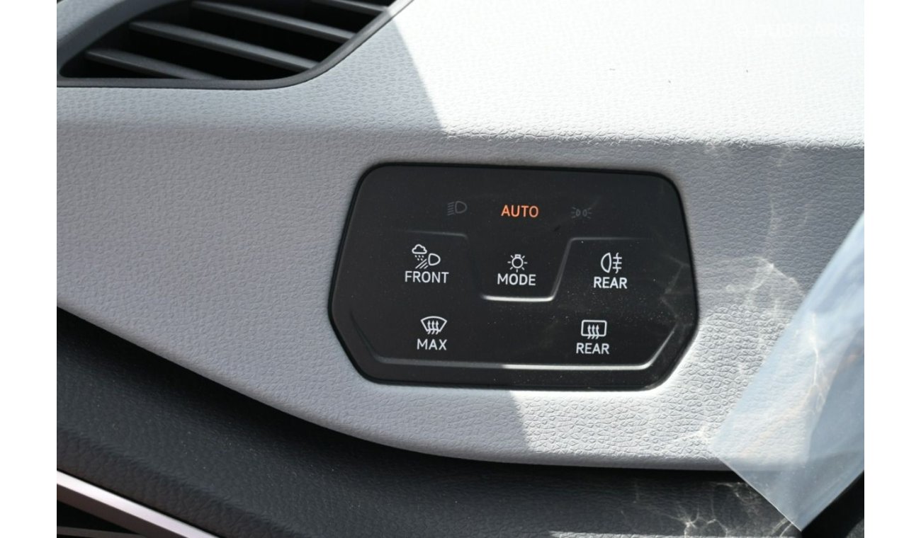 Volkswagen ID.3 Volkswagen ID3 PRO, FWD, 5 Doors Features: Electric Engine, 20inch Alloy wheels, Close Panoramic Roo