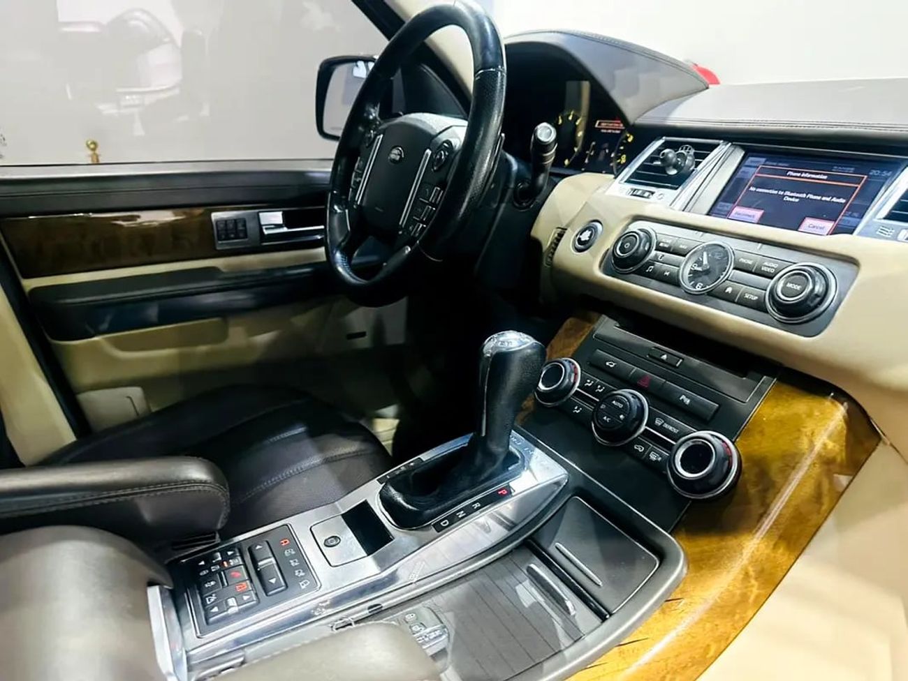 لاند روفر رينج روفر سبورت RANGE ROVER SPORTS GCC SPECS ORIGINAL PAINT MINT CONDITION