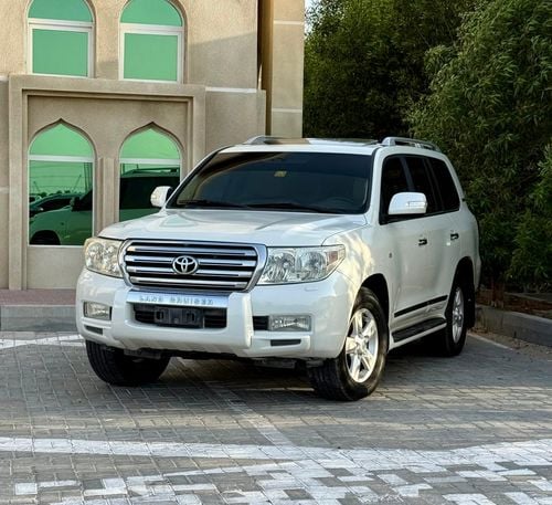 Toyota Land Cruiser VXR 5.7L 4WD