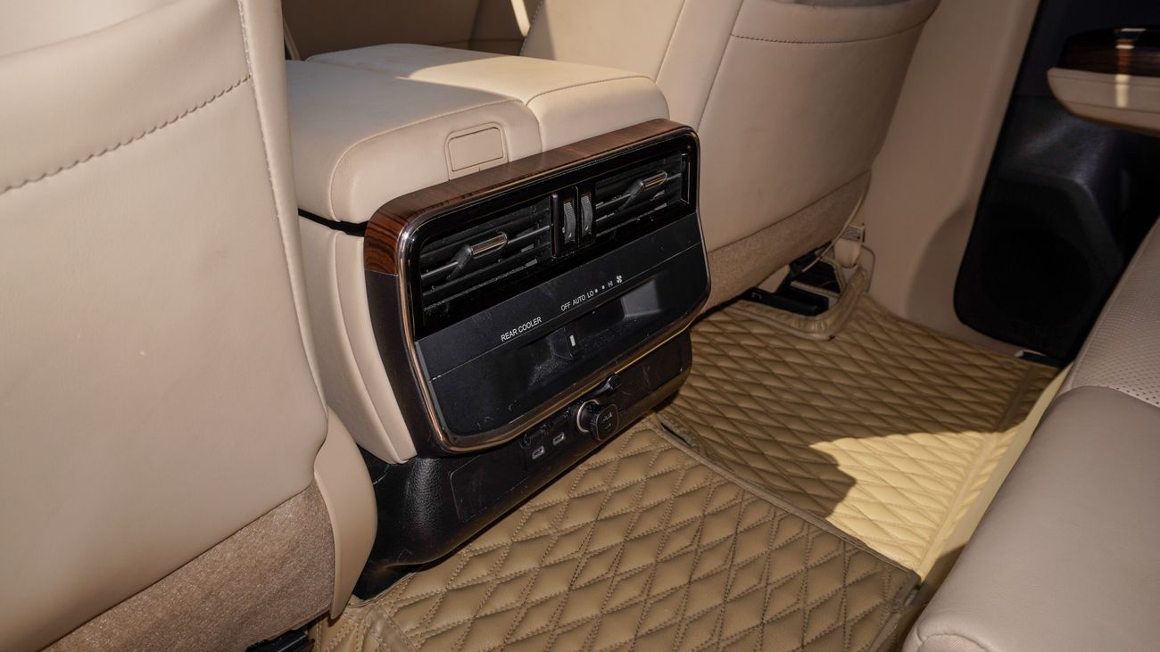 Toyota Land Cruiser GXR 3.5 L Twin Turbo V6