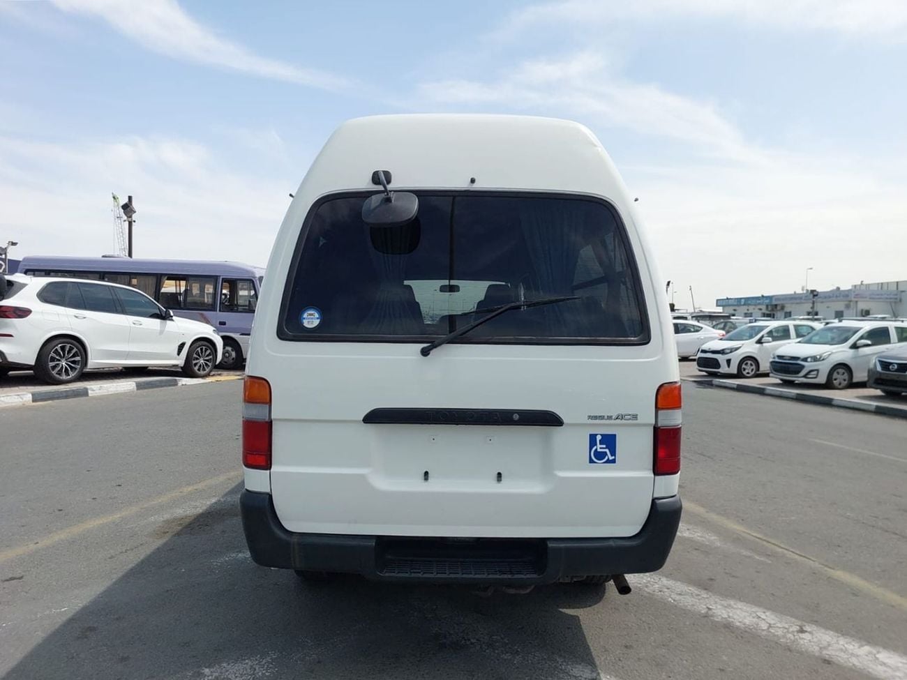 Toyota Hiace (RAMADAN OFFER) TOYOTA HIACE VAN RHD 2003 MODEL 2.4 L PETROL AUTOMATIC(PM02943)