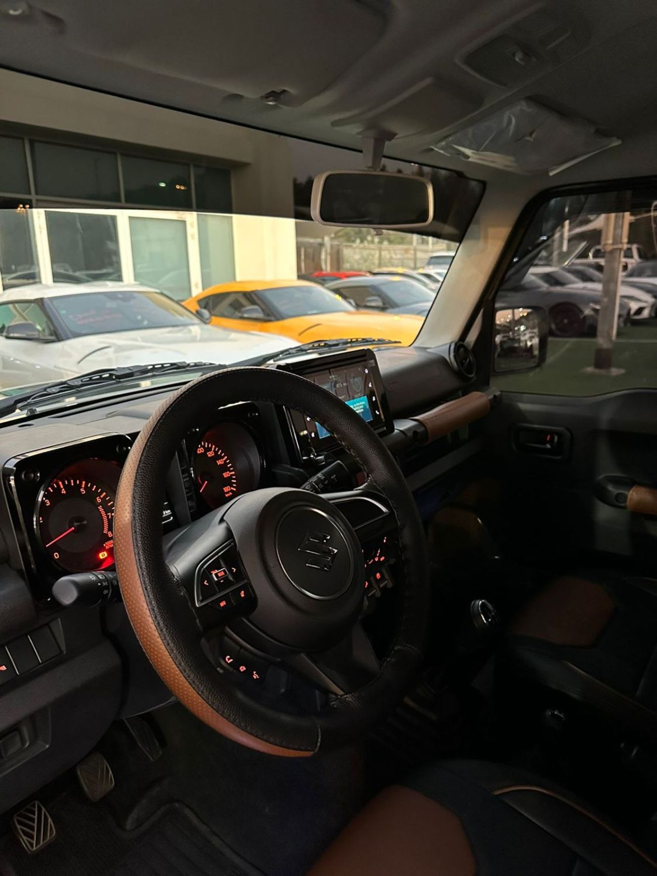 سوزوكي جيمني سوزوكى جيمينى 2025 فل ابشن جير عادى 4 ابواب تشييكات وكاله تحت الضمان صبغ وكالة