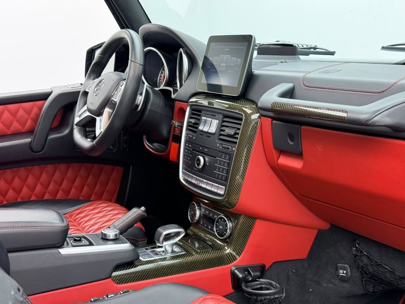 مرسيدس بنز G 63 AMG STANDARD مرسيدس بنز G63 AMG موديل 2017، سجل صيانة كامل، مقصورة داخلية من ألياف الكربون، حالة ممتازة، خليجية