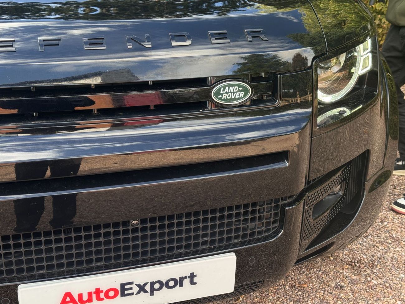 لاند روفر ديفندر 110 X P425 5.0L V8 IN RIGHT HAND DRIVE