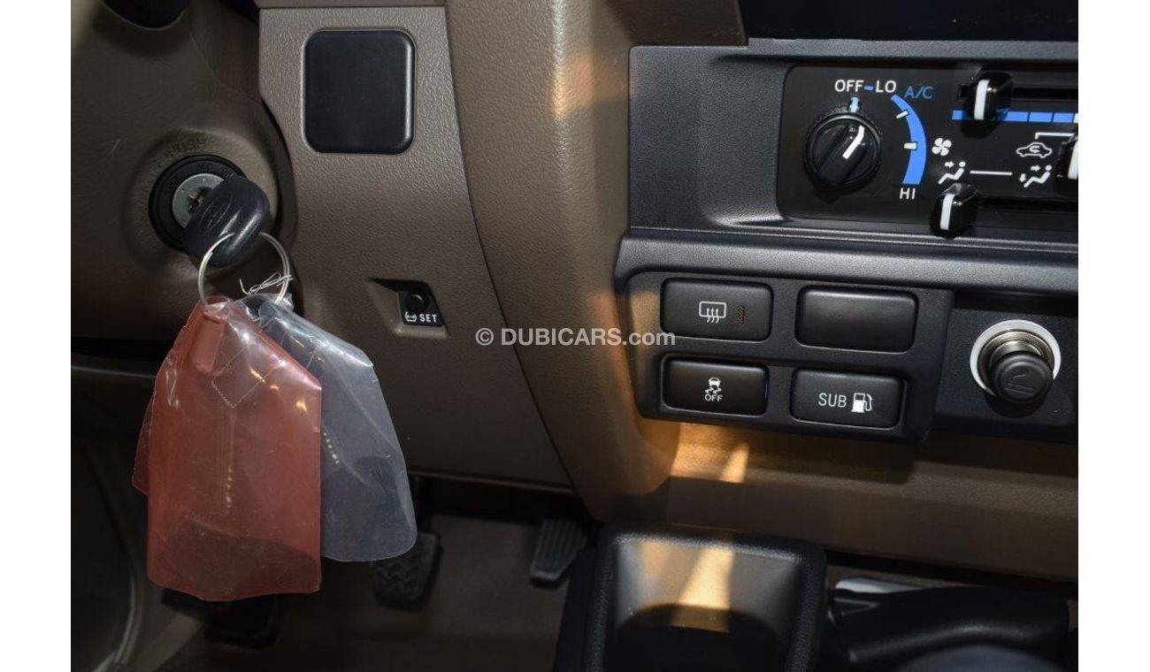 Toyota Land Cruiser 78 hardtop basic model