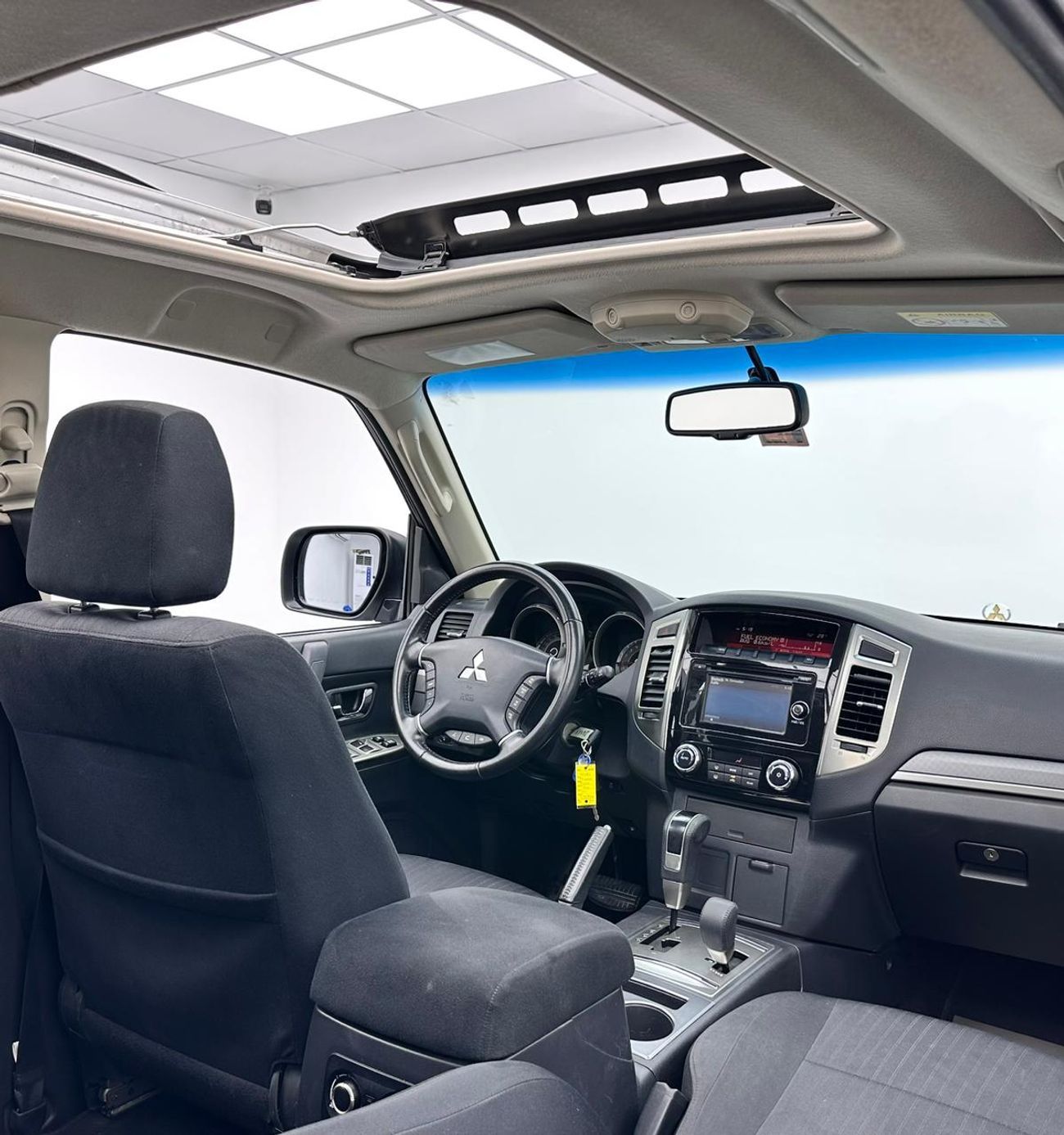 Mitsubishi Pajero 2022 Mitsubishi Pajero GLS, 1 Year Unlimited Km Warranty, Excellent Condition, GCC