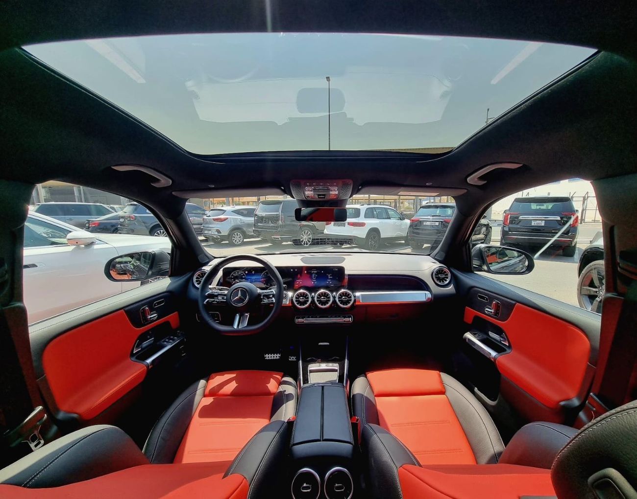 مرسيدس بنز GLB 200 AMG SUV 7 Seater Under Warranty 2025 GCC