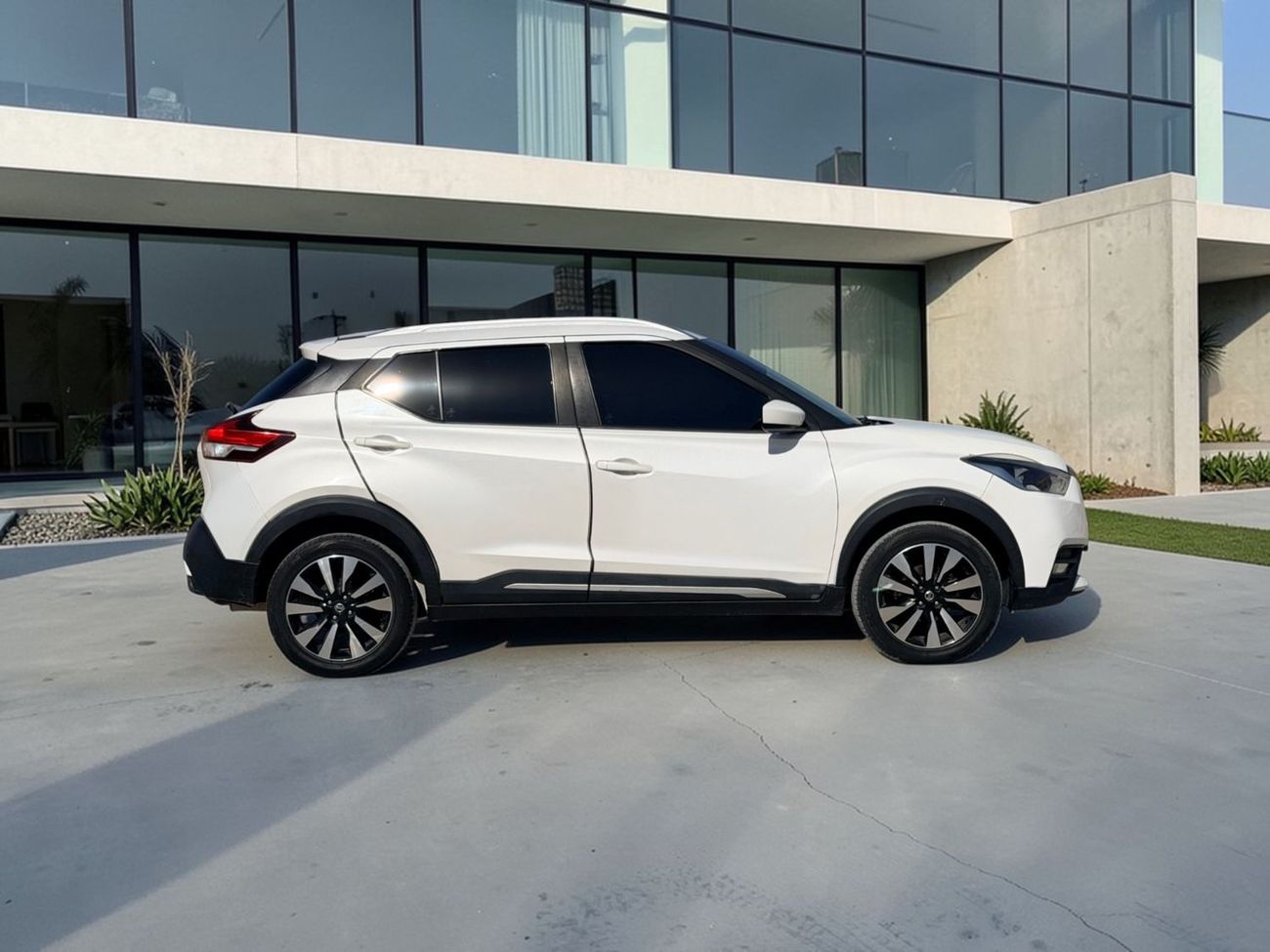 Nissan Kicks S 1.6L NISSAN KICKS | 1.6L I4 – ECONOMICAL & PRACTICAL | 2018 | GCC SPECS | AED 930 PER MONTH
