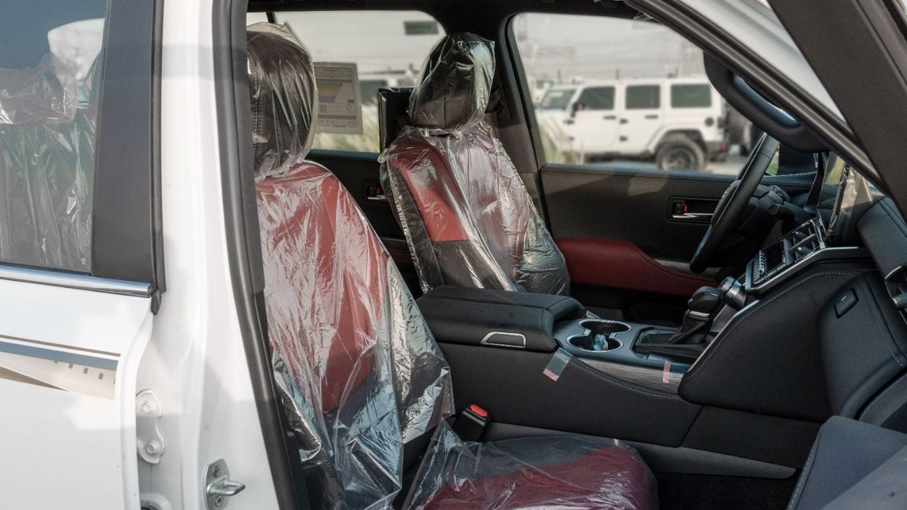 Toyota Land Cruiser 2026 Toyota Land Cruiser VXR 3.5L AT Petrol (White-Red) Omani
