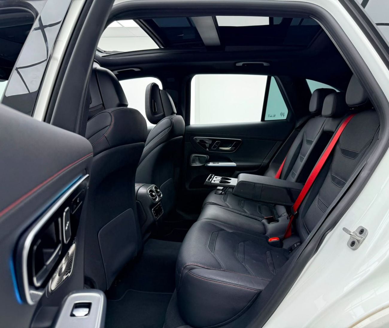 Mercedes Benz GLC 43 AMG 4MATIC 2024 Mercedes GLC 43 AMG, Warranty, Low Km, Fully Loaded, Excellent Condition, Korean