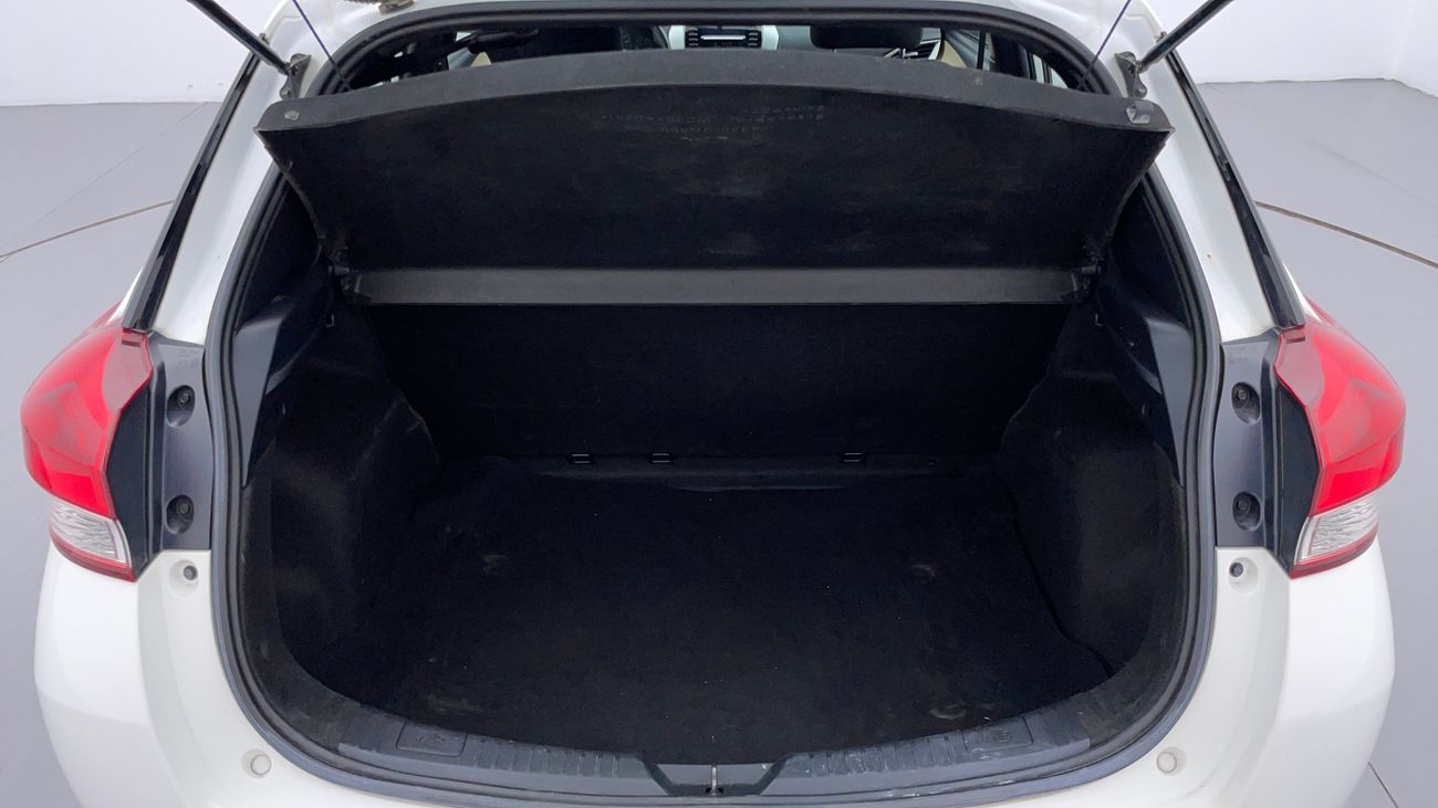 تويوتا يارس E 1.5 | بدون دفعة مقدمة | اختبار قيادة مجاني للمنزل