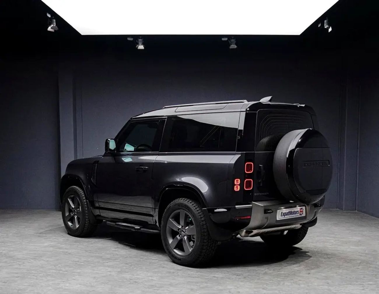 Land Rover Defender P400 90 X-Dynamic HSE 3.0L (5 Seater)