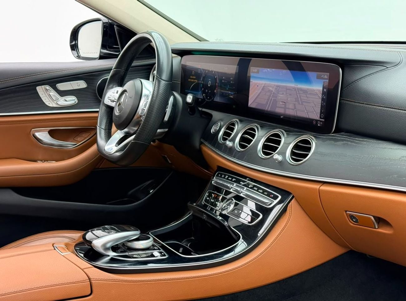 Mercedes Benz E300 AVANTGARDE SPORT 2019 Mercedes Benz E300, Warranty, Full Service History, Fully Loaded, Excellent Condition, GCC