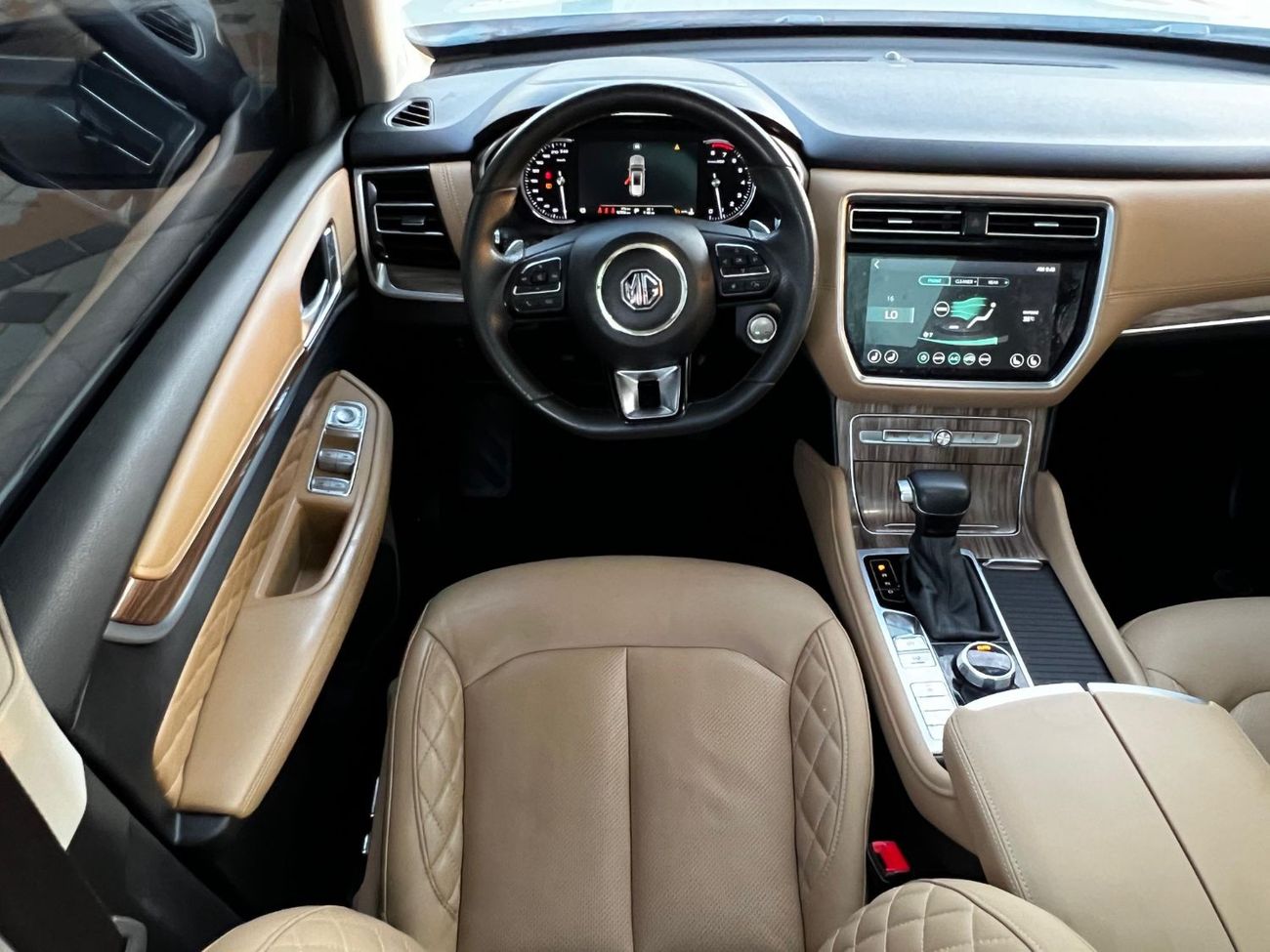 أم جي RX8 لاكجري