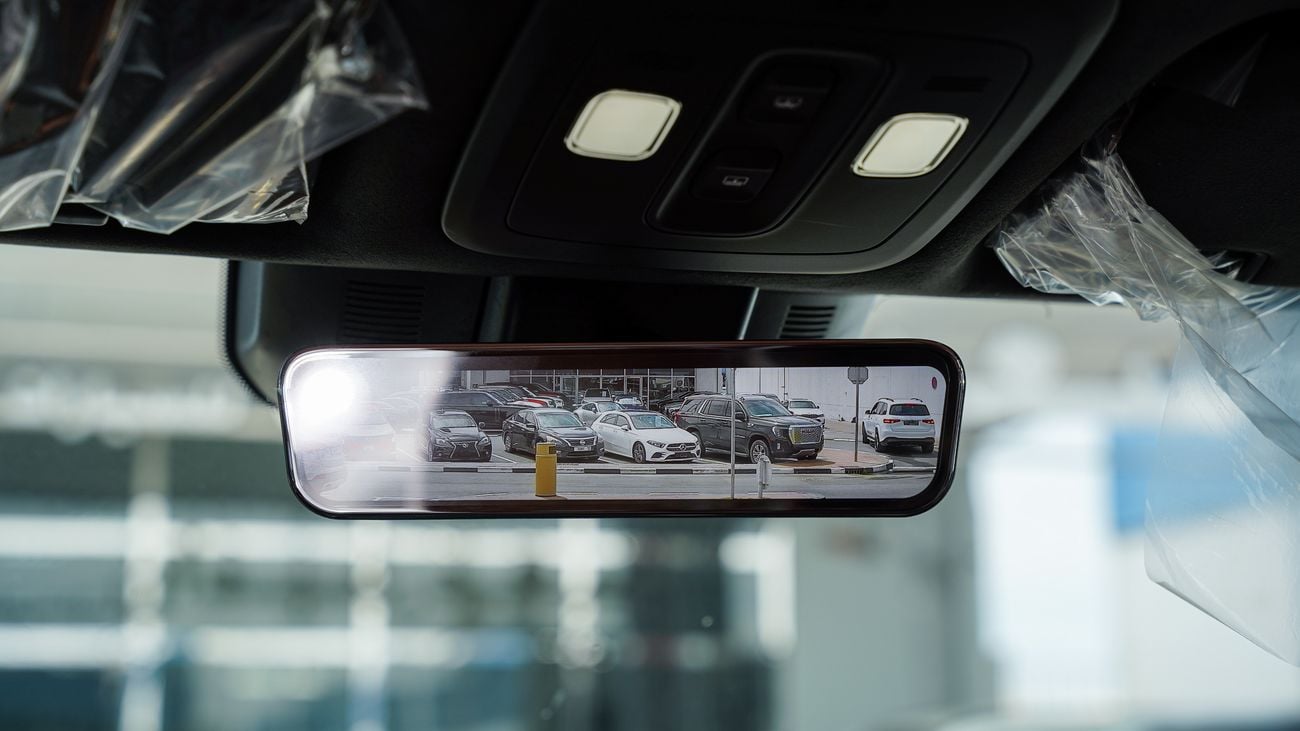 روكس أداماس