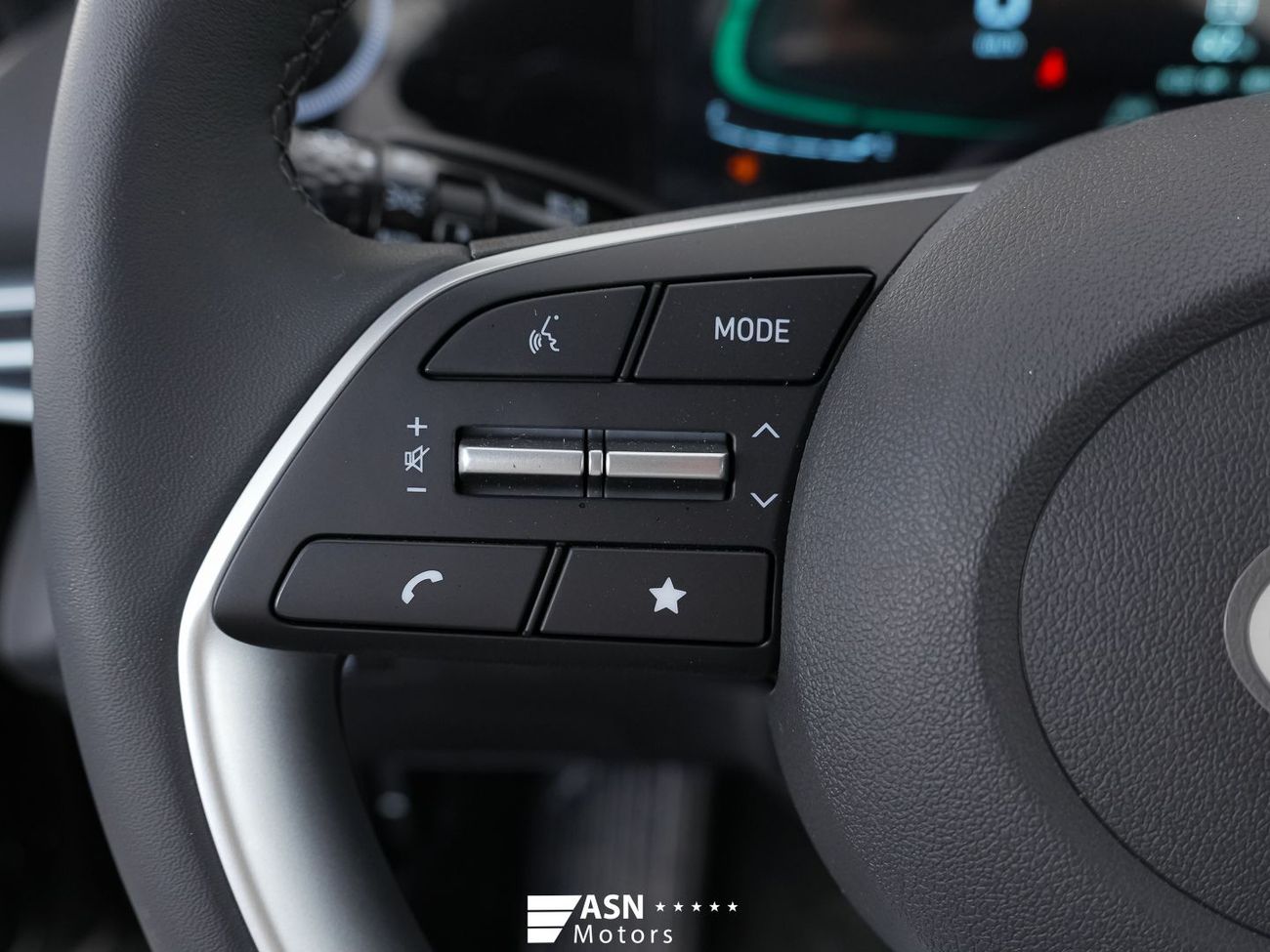 Hyundai Elantra LUX Premium 1.5L 2025 (Export Price)