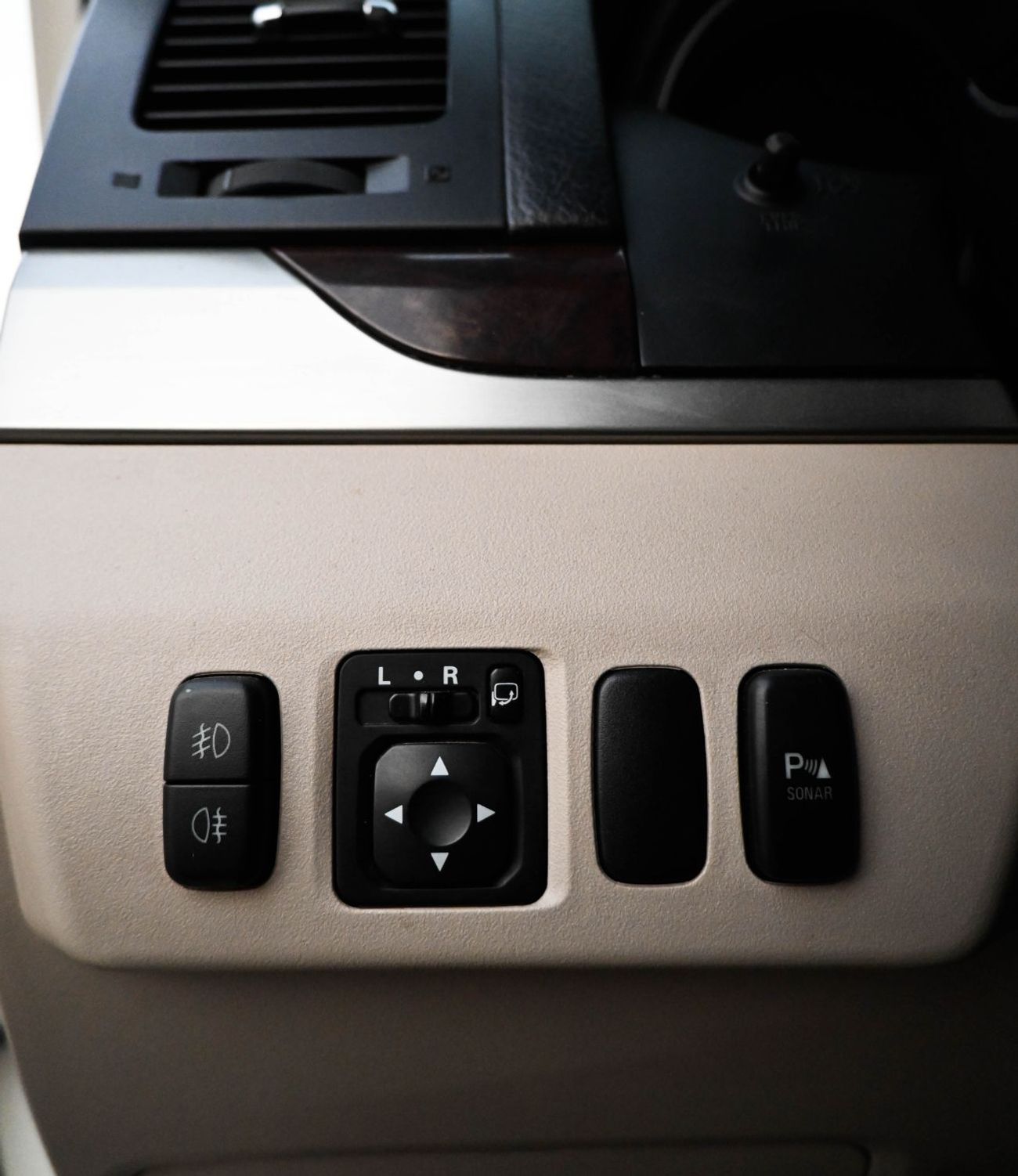 Mitsubishi Pajero MITSUBISHI PAJERO 2016 GLS Mid 3.0L (177 HP)GCC IN EXCELLENT CONDITION