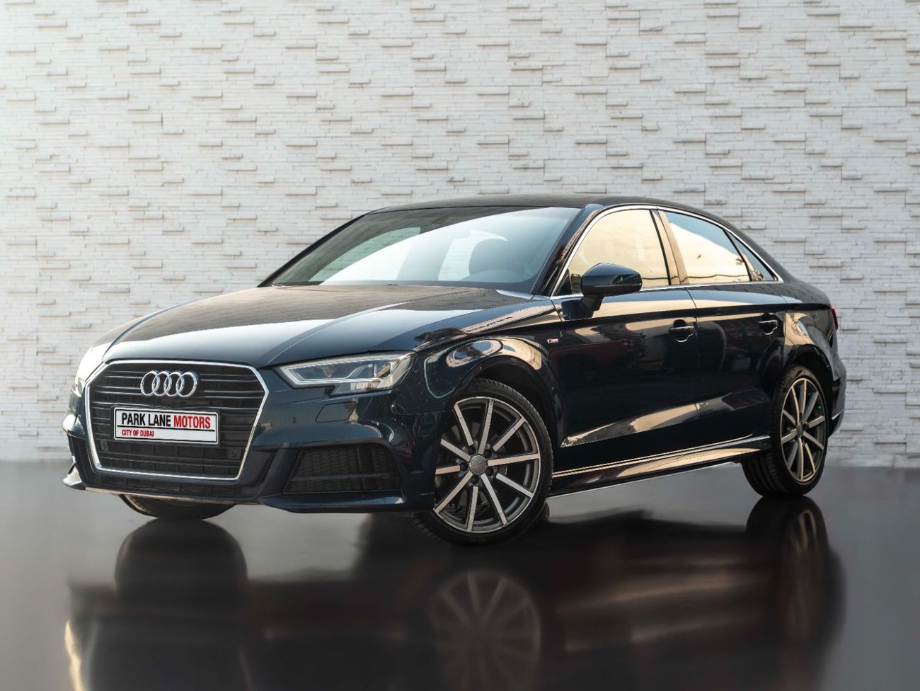 أودي A3 40 TFSI S-Line 1.8L