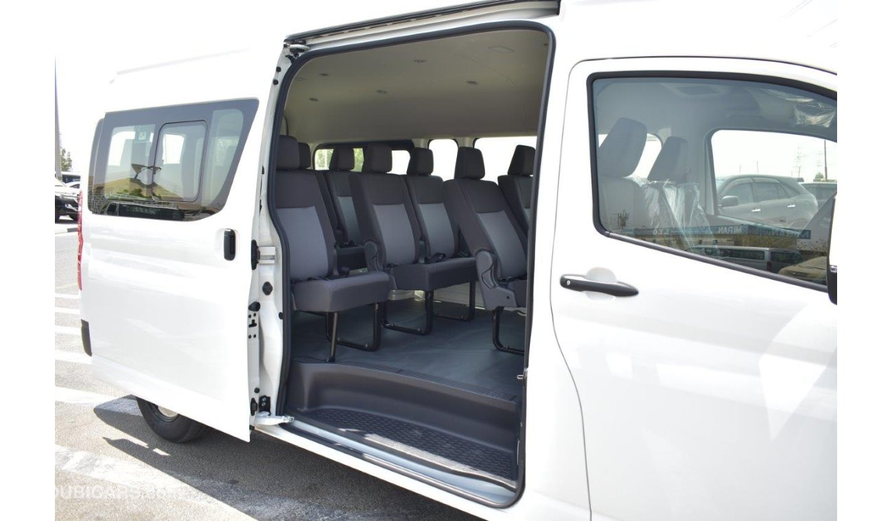 Toyota Hiace 3.5L 13 SEATER MANUAL TRANSMISSION