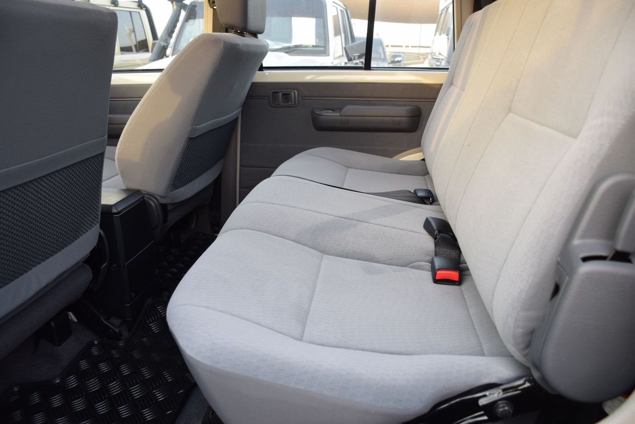 Toyota Land Cruiser Pick Up 4x4 Diesel 2.8L (Right hand)