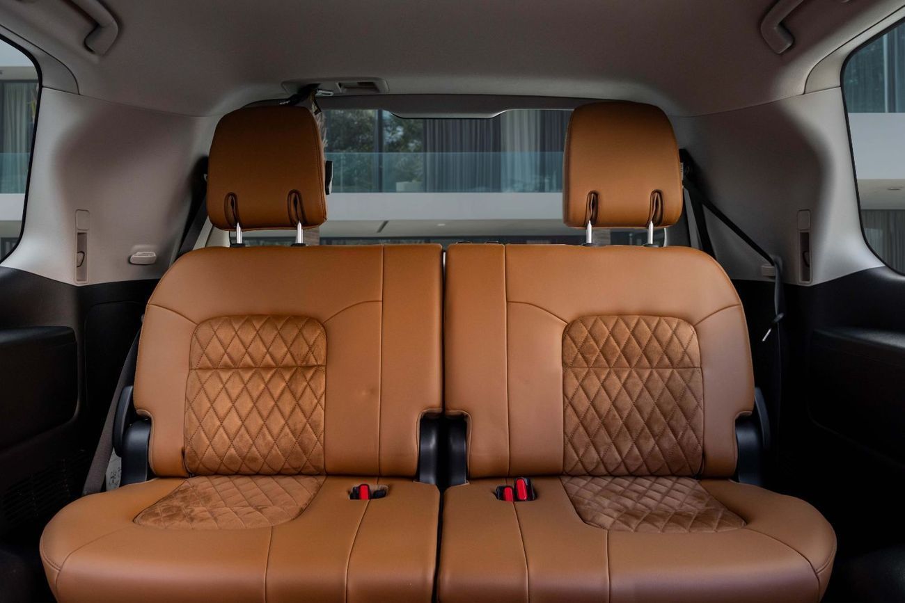 Toyota Land Cruiser GXR Grand Touring V8 | 4,211 P.M | 0% Downpayment | Immaculate Condition!