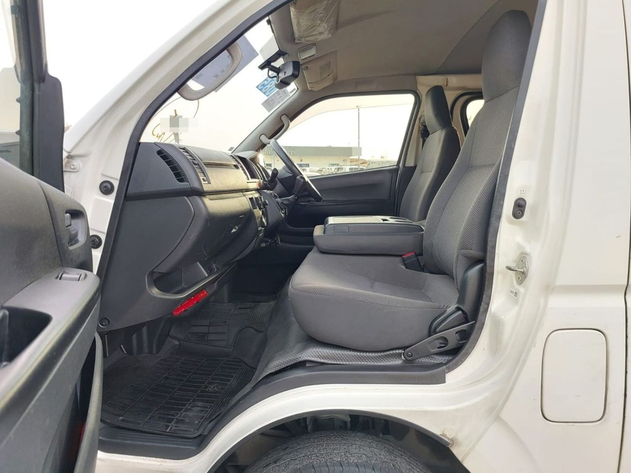 Toyota Hiace TOYOTA HIACE VAN RHD 2015 MODEL 3.0 L DIESEL MANUAL(PM18092)