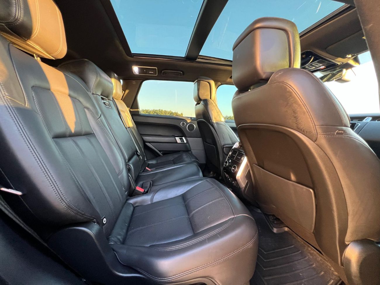 لاند روفر رينج روفر سبورت HSE 3.0L (340 HP)