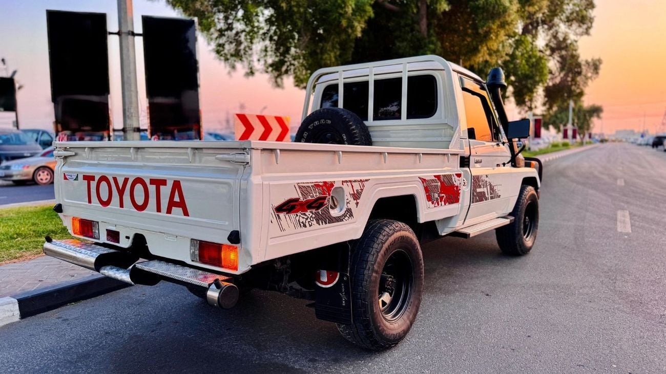 تويوتا لاند كروزر بيك آب SINGLE CABIN | RHD | 1990 | 4.0L DIESEL ENGINE | MAUNAL TRANSMISSION | AIR SNORKEL