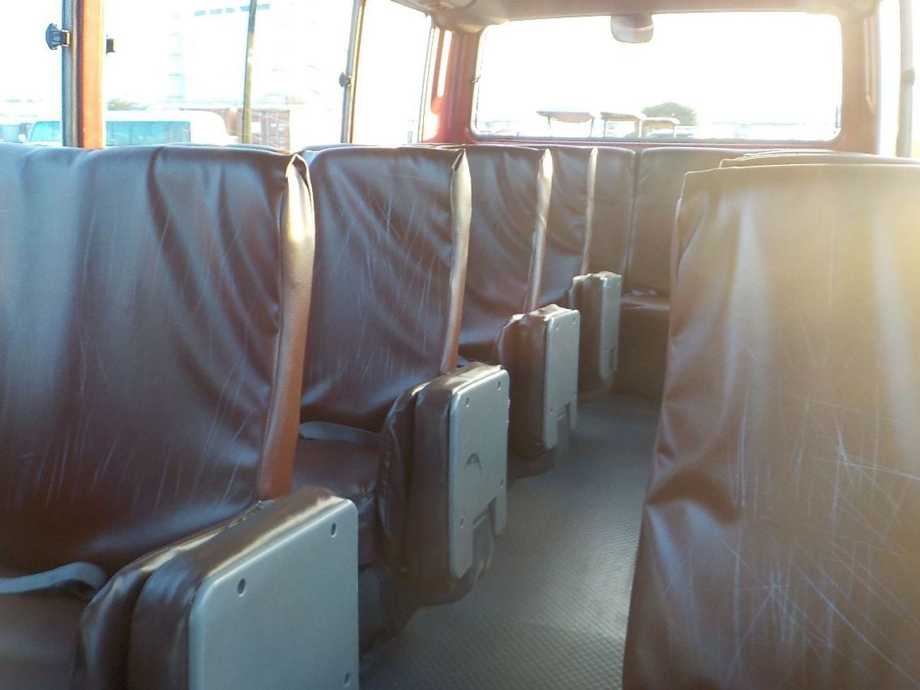 Nissan Caravan 4.2L V6 DIESEL /  2003/29SEAT/BHW41