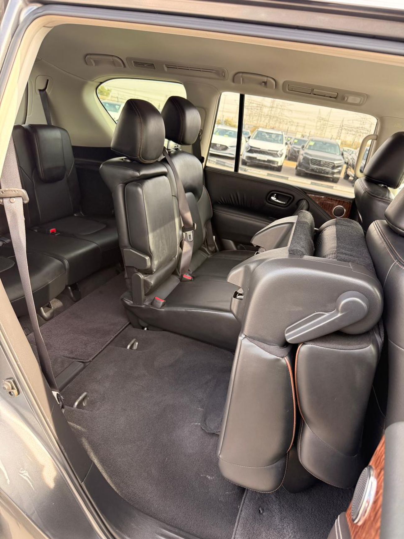 Nissan Armada SL 4WD Full option sunroof