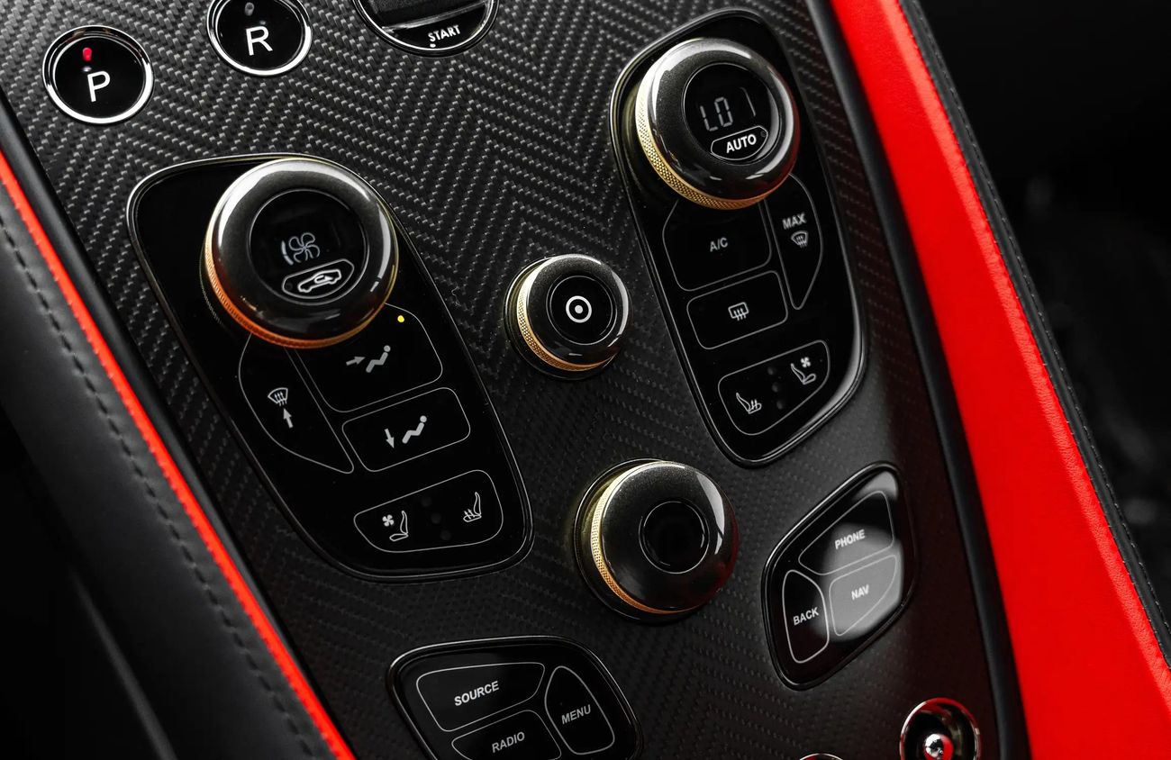 أستون مارتن فانكويش 6.0L V12 Naturally Aspirated Engine