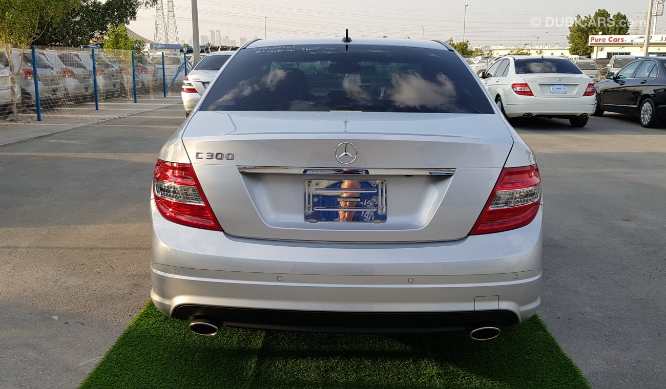 Mercedes-Benz C 300 2011- VERY CLEAN - NO ACCIDENTS . NOW ARRIVED FROM JAPAN - 40315 KM ONLY