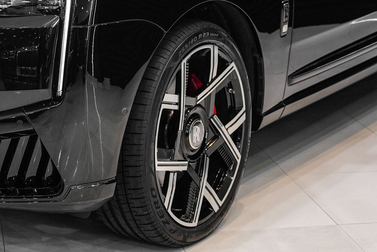 Rolls-Royce Cullinan Black Badge Kit, FACELIFT, Bespoke Audio, Executive Rear Seats w/ Entertainment, GCC!!