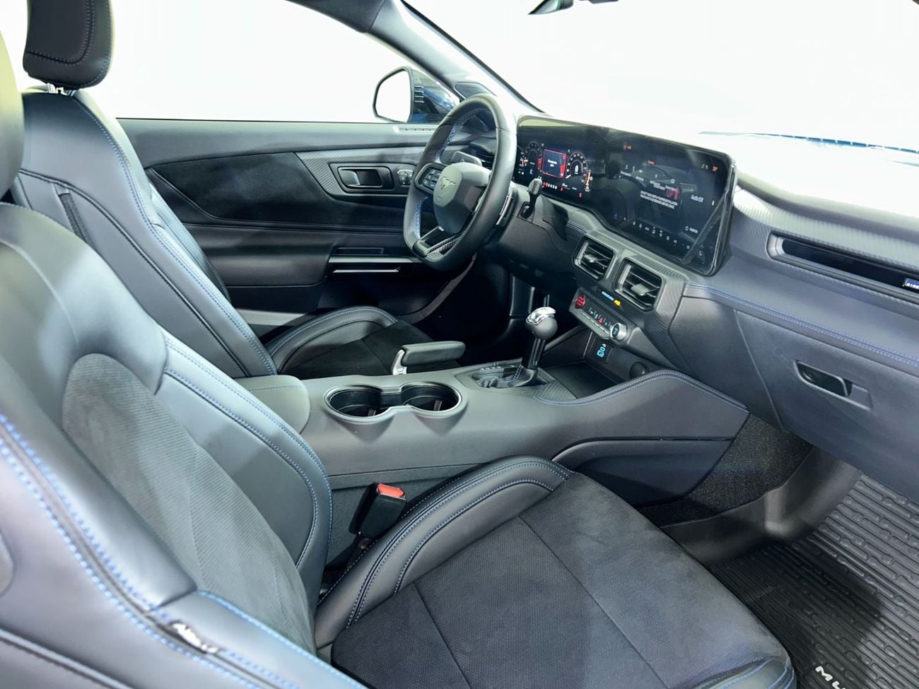 Ford Mustang DARK HORSE 5.0 (500HP) A/T MCP7125 / AL TAYER MOTORS / AL QOUZ SHOWROOM