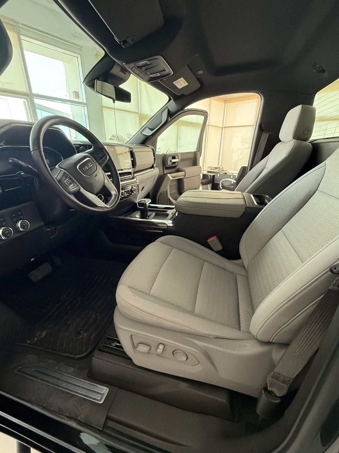 GMC Sierra 5.3L V8 SLT Crew Cab (AWD)