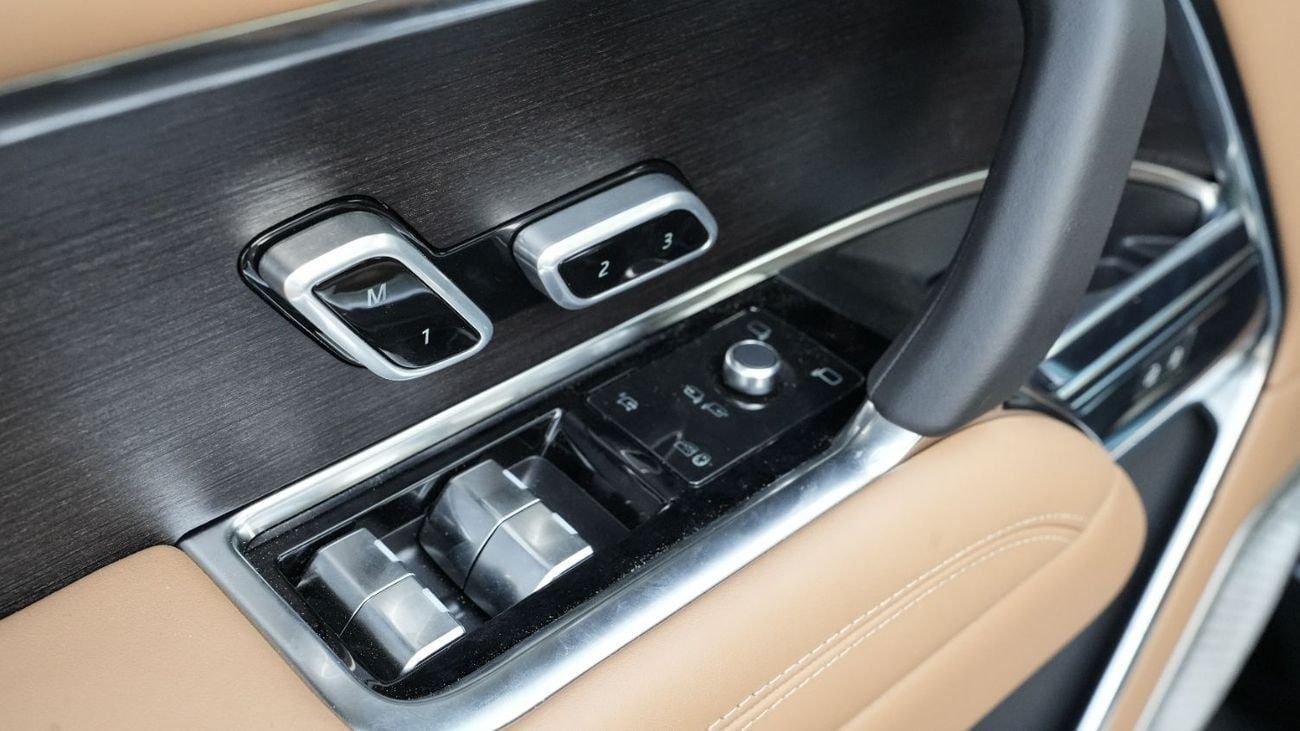 Land Rover Range Rover LWB Autobiography P530 4.4L Range Rover Autobiography P530 LWB 4.4L V8 BLACK 2025 MY EXPORT PRICE