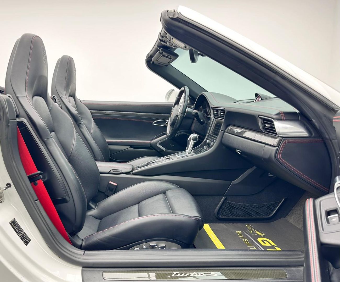 Porsche 911 Turbo S 3.8L (560 HP) Convertible 2015 Porsche 911 Turbo S, Nov/2026 Porsche Warranty, Porsche Full 