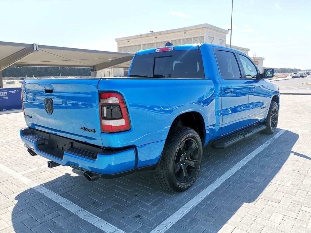 RAM 1500 Dodge RAM Sport - 2022 - Blue