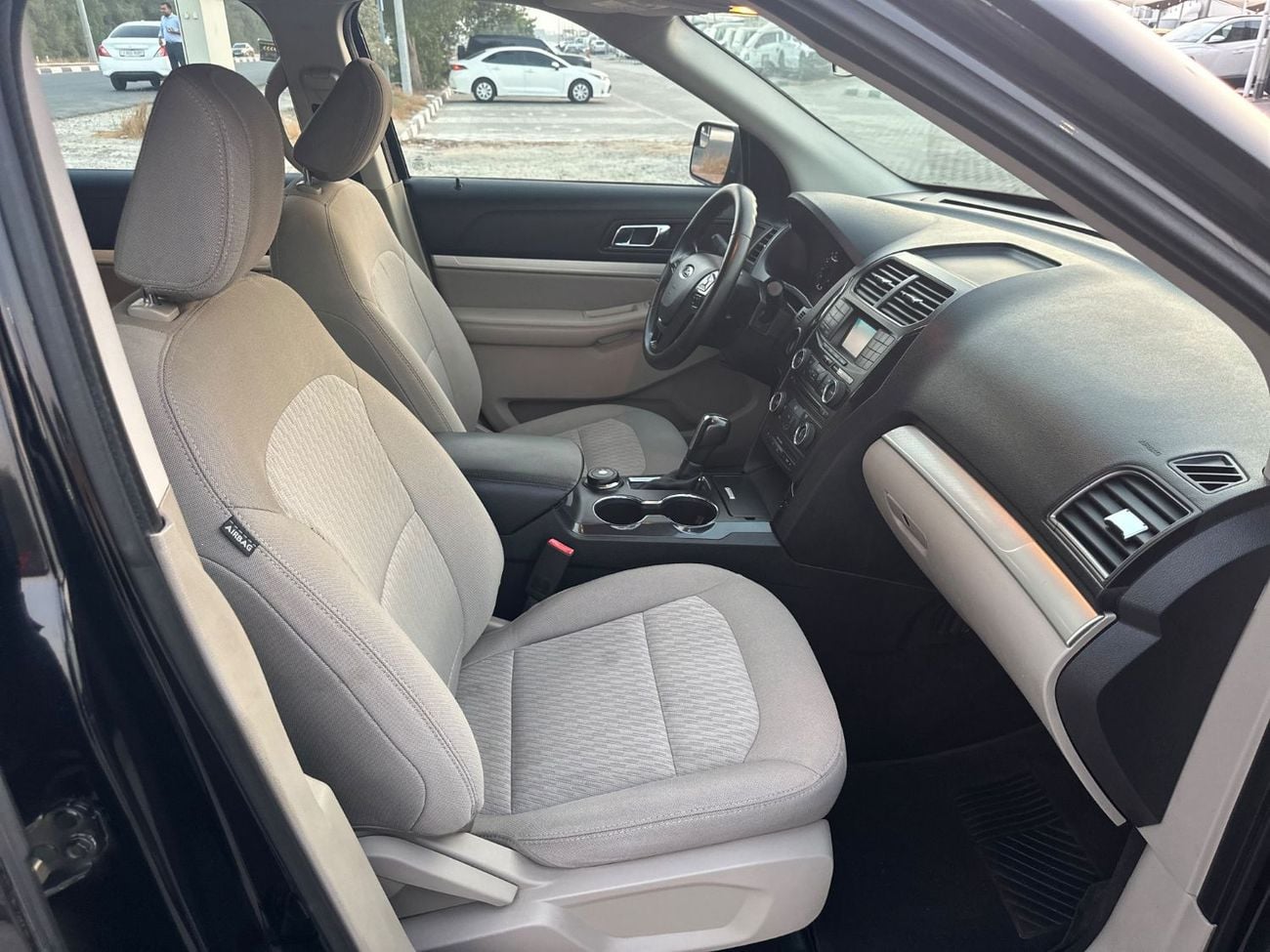 Ford Explorer BASE