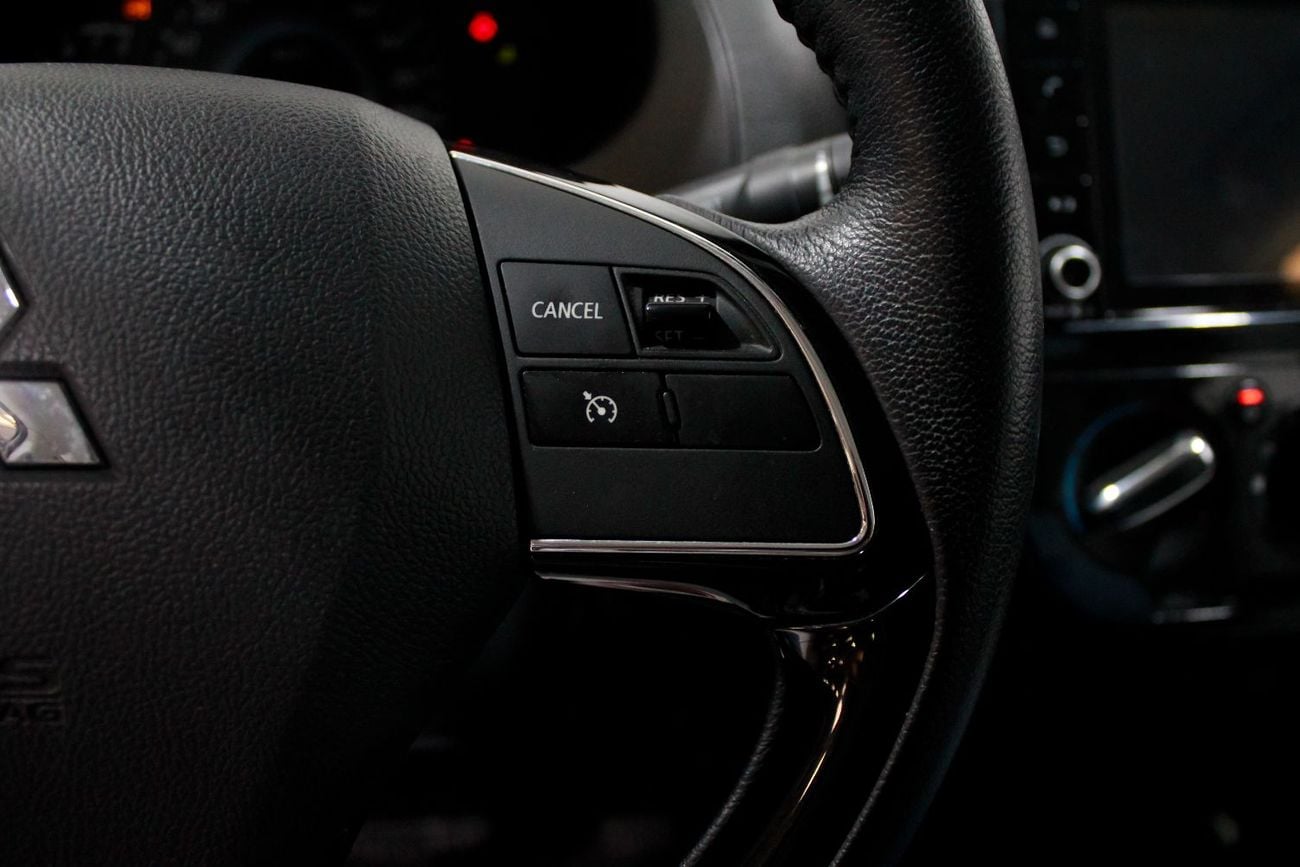 Mitsubishi Attrage GLX MID
