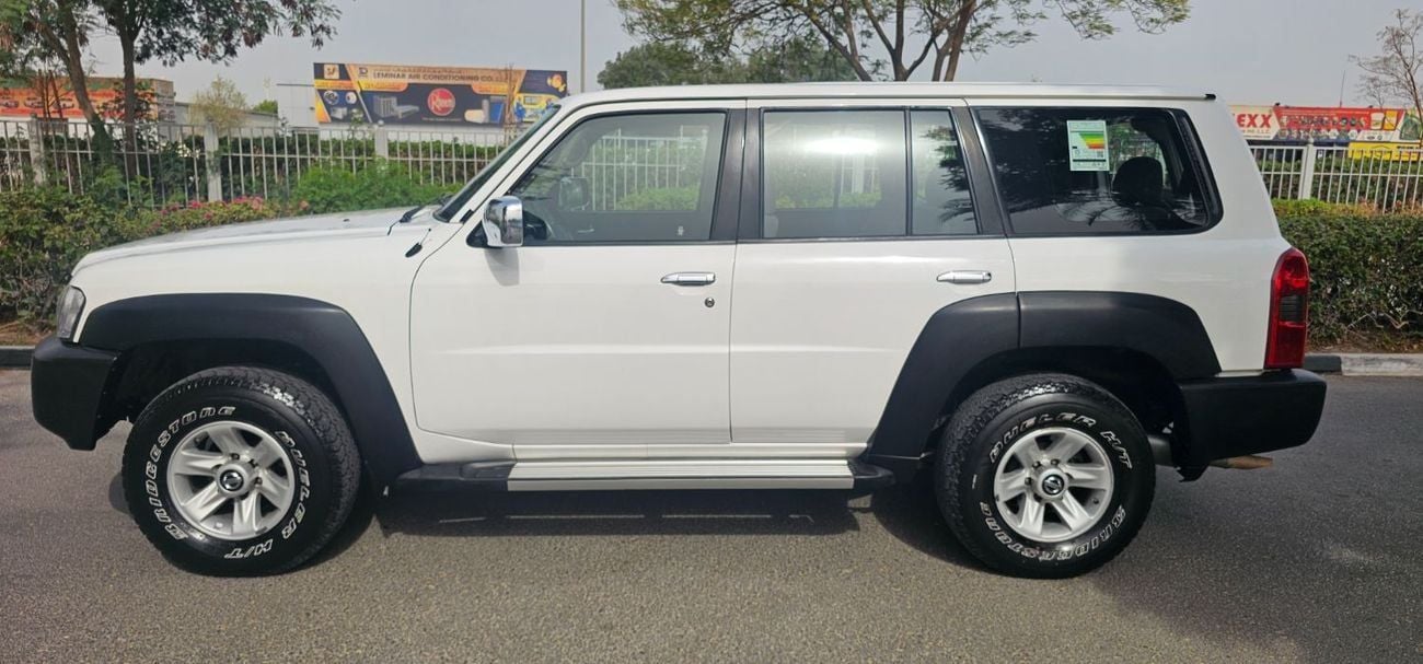 نيسان باترول سفاري GL 4.8L A/T (9 Seater)